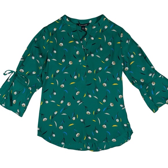 41 Hawthorn Women’s XS Green Floral 3/4 Bell Sleeve Blouse NWT - Picture 1 of 9
